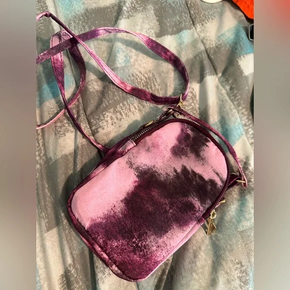 Kedzie Crosstown Crossbody Purse - Picture 2 of 6